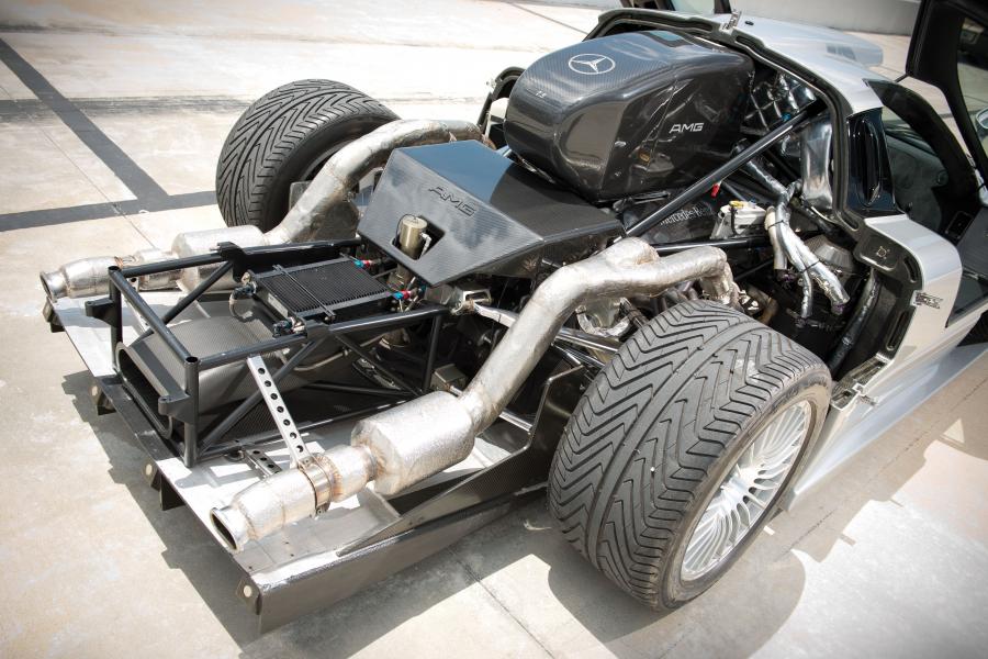  Mercedes-Benz CLK GTR 1998 года  (фото 31 из 33)